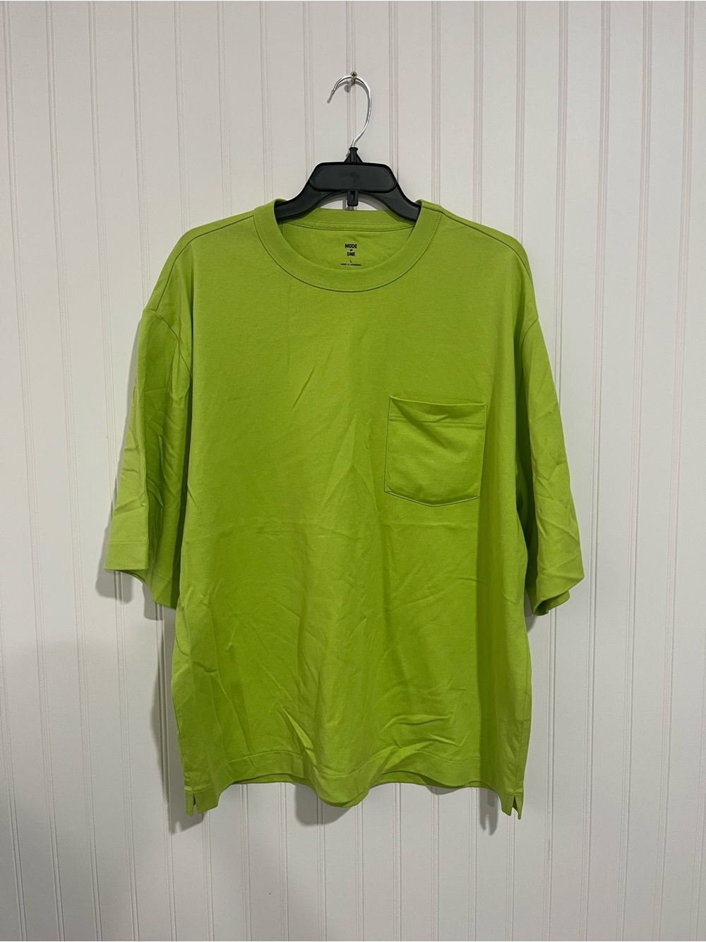 Men's Bright Green Chest Pocket Short Sleeve Tee